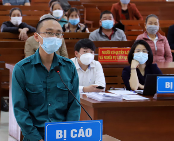 Cán bộ ngân hàng nâng khống tiền vay của khách