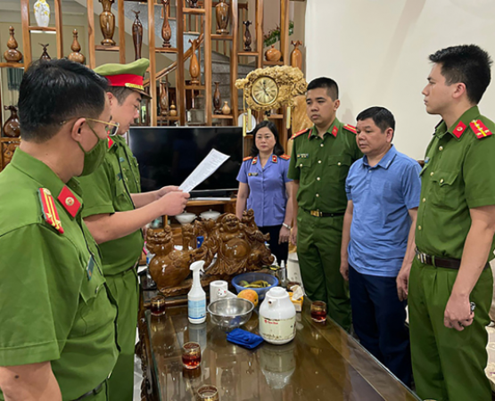Trưởng khoa Dược nhận hối lộ của Việt Á